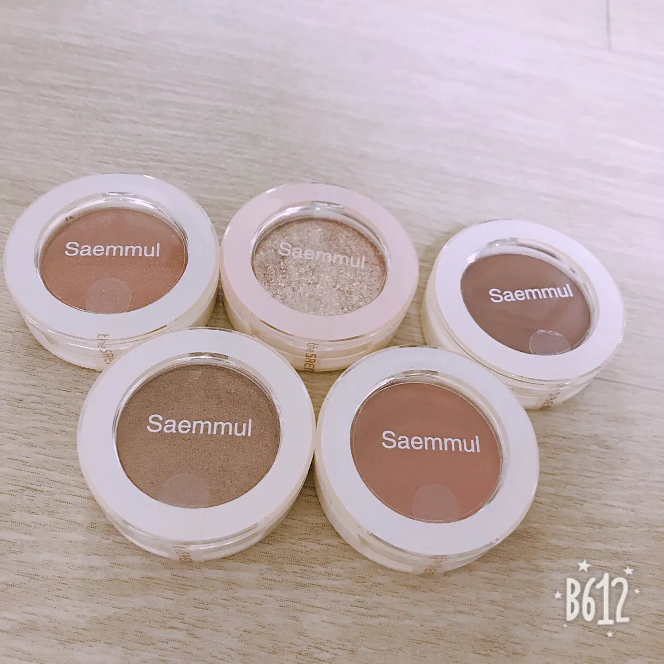 선택된 언니의파우치 리뷰 이미지 - [샘물 싱글 섀도우 매트 [BR02 달콤한 다크초코]]