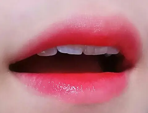 선택된 언니의파우치 리뷰 이미지 - [루쥬 뷔르 꾸뛰르 베르니 아 레브르(9)]