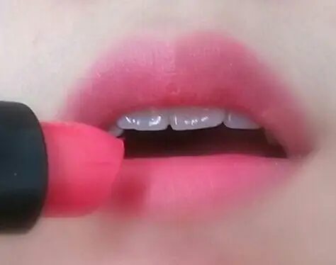 선택된 언니의파우치 리뷰 이미지 - [페이스잇 아티스트 터치 립스틱 크리미 매트 RD301]