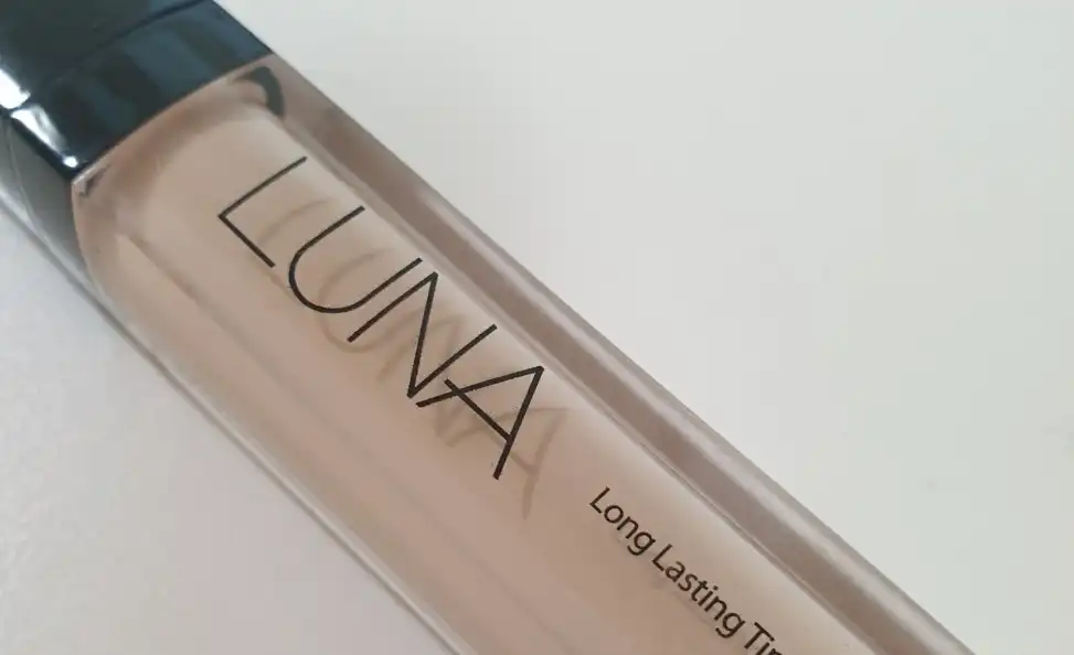 롱래스팅 팁 컨실러 [01호 라이트 베이지]