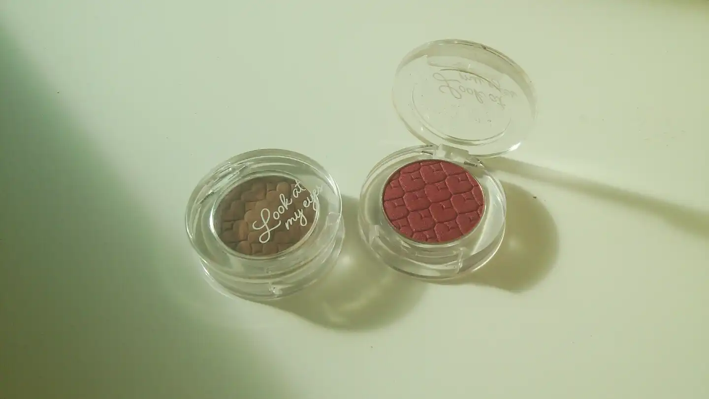 룩 앳 마이 아이즈 카페 [BR408 200년 된 초코 가게]