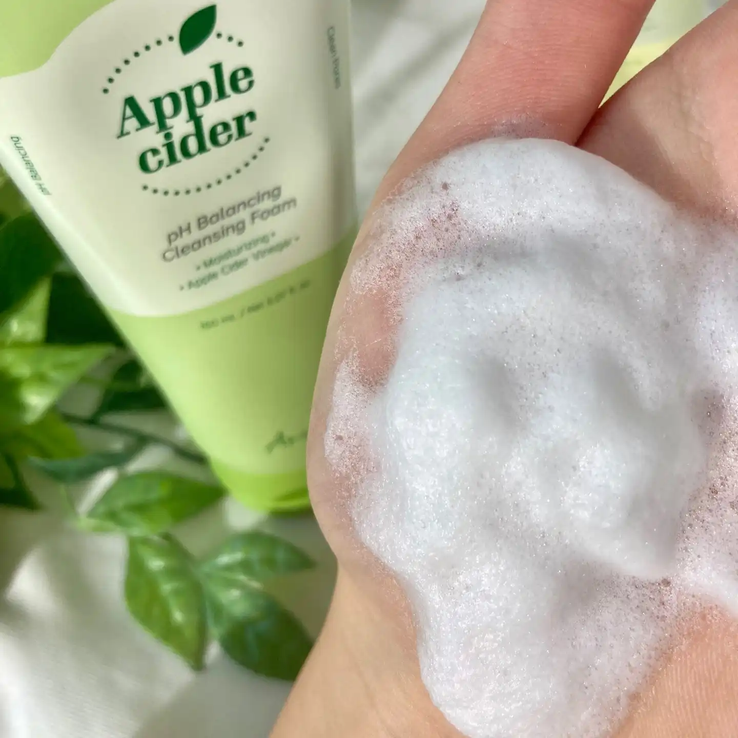 언니의파우치 리뷰 이미지 4 - [애플사이다 피에이치 약산성 밸런싱 클렌징 폼]