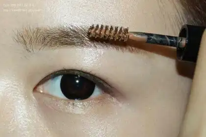 언니의파우치 리뷰 이미지 4 - [벨레미 컬러 체인지 업 아이브로우 마스카라]