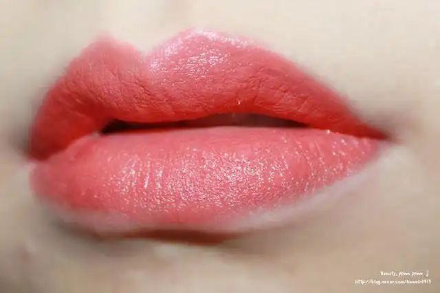 앰플리파이드 립스틱 [베가스 볼트]