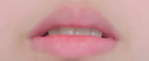언니의파우치 리뷰 이미지 3 - [스윗 글램 틴트 글로우 (베이비 핑크)]