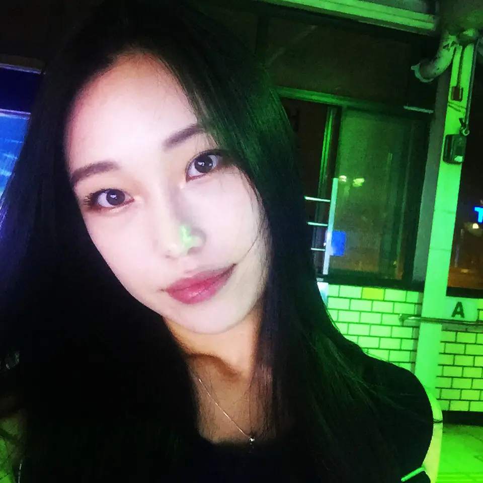 선택된 언니의파우치 리뷰 이미지 - [워터리 쿠션 컨실러 No.1 화사한 커버]