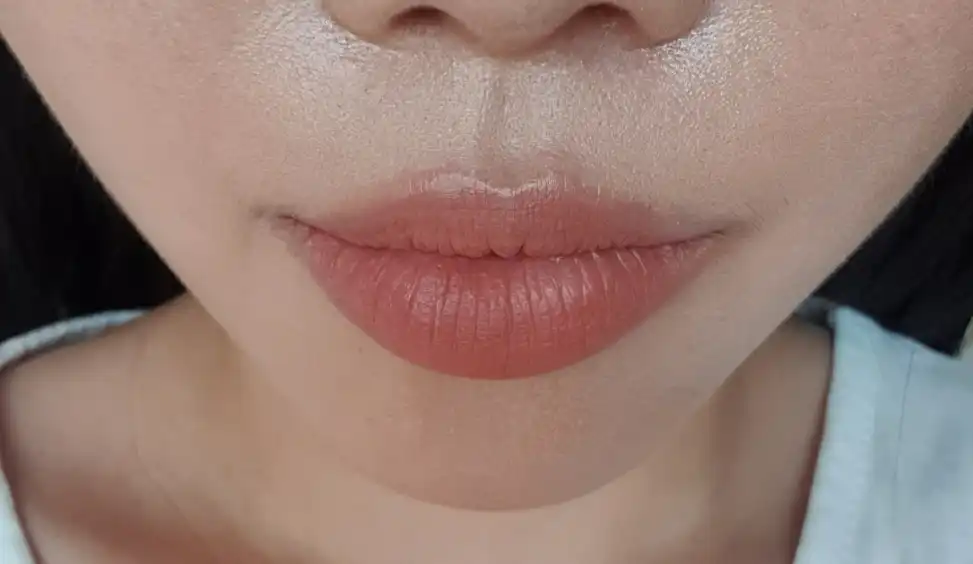 언니의파우치 리뷰 이미지 5 - [파우더 키스 립스틱 [멀 잇 오버]]