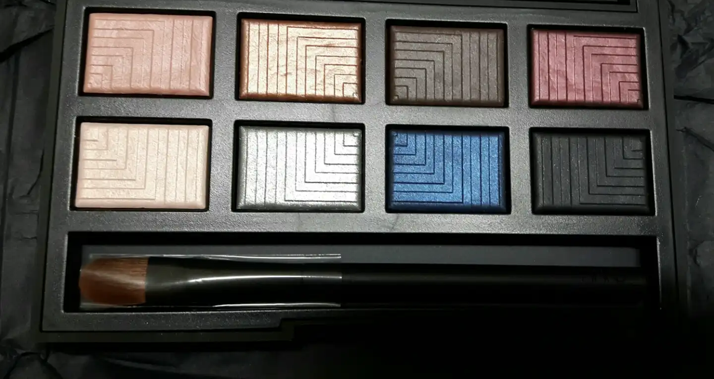 나스시스트 듀얼 인텐시티 아이섀도우 팔레트