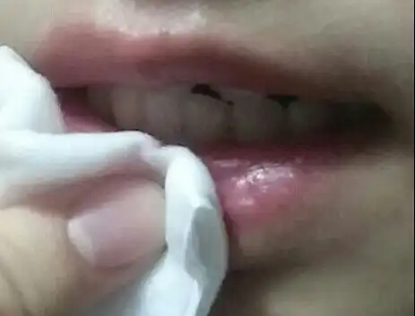 언니의파우치 리뷰 이미지 16 - [미네랄 립앤아이 메이크업 리무버 [오마린]]