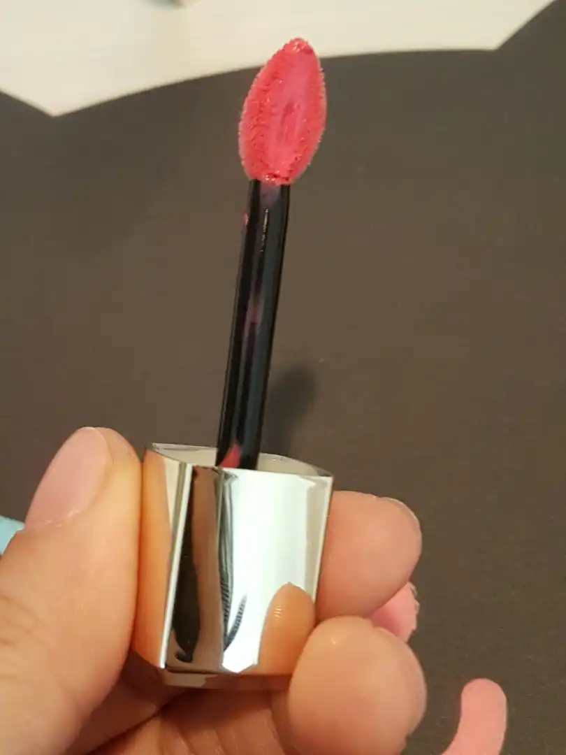 언니의파우치 리뷰 이미지 6 - [샤인 카레스 글로스 틴트 [203 라비앙 로즈]]