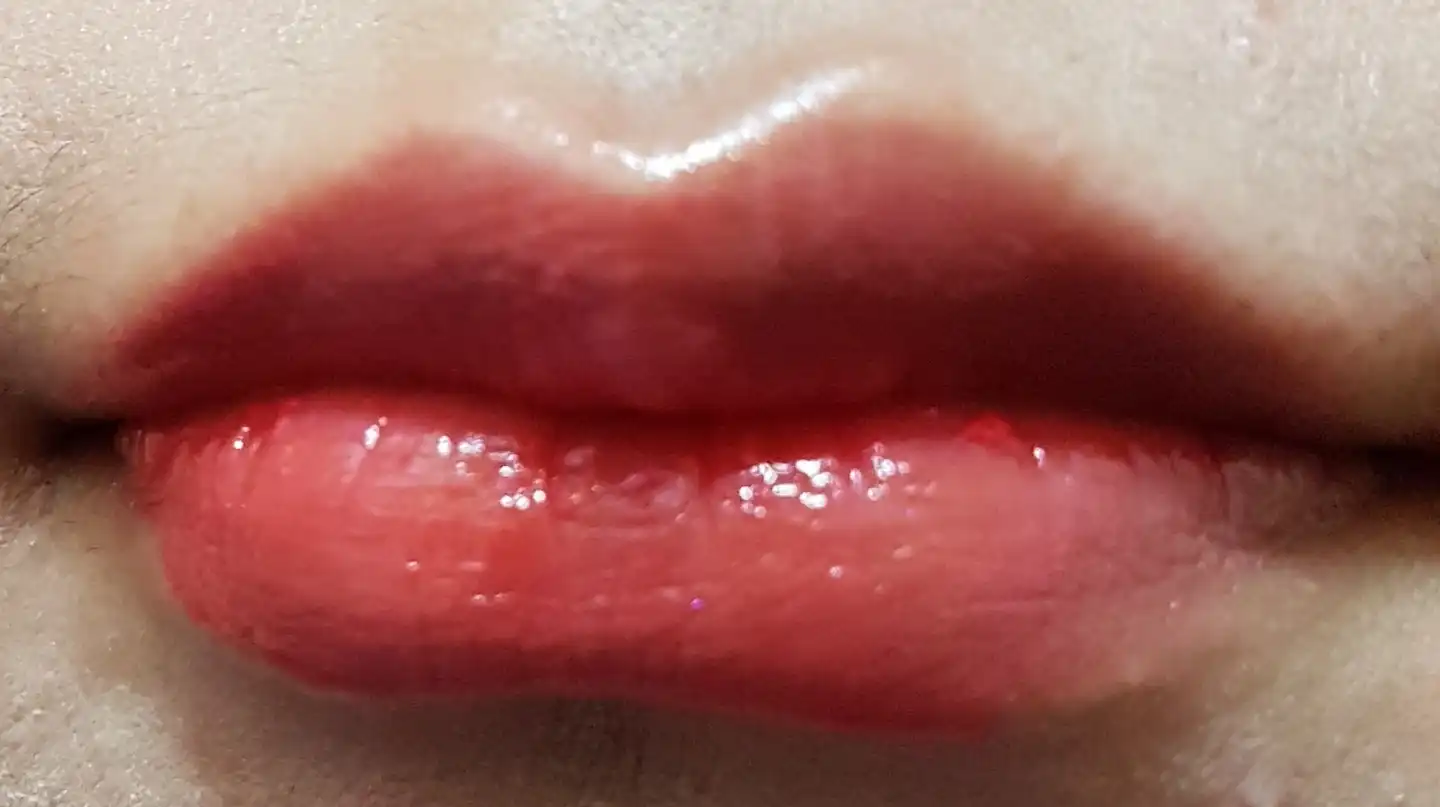 언니의파우치 리뷰 이미지 10 - [샤인 카레스 글로스 틴트 [203 라비앙 로즈]]