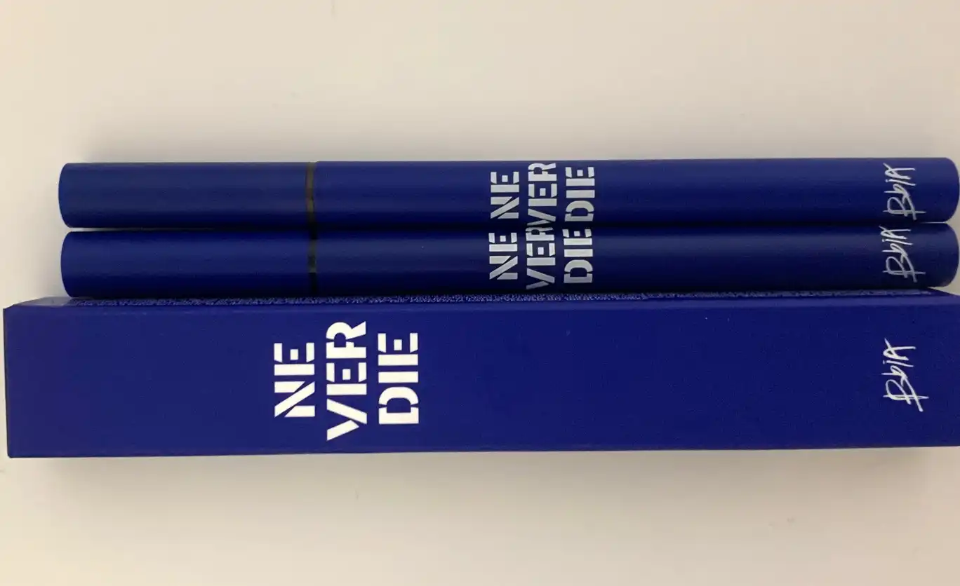 네버 다이 브러쉬 아이라이너 [01 매트 블랙]