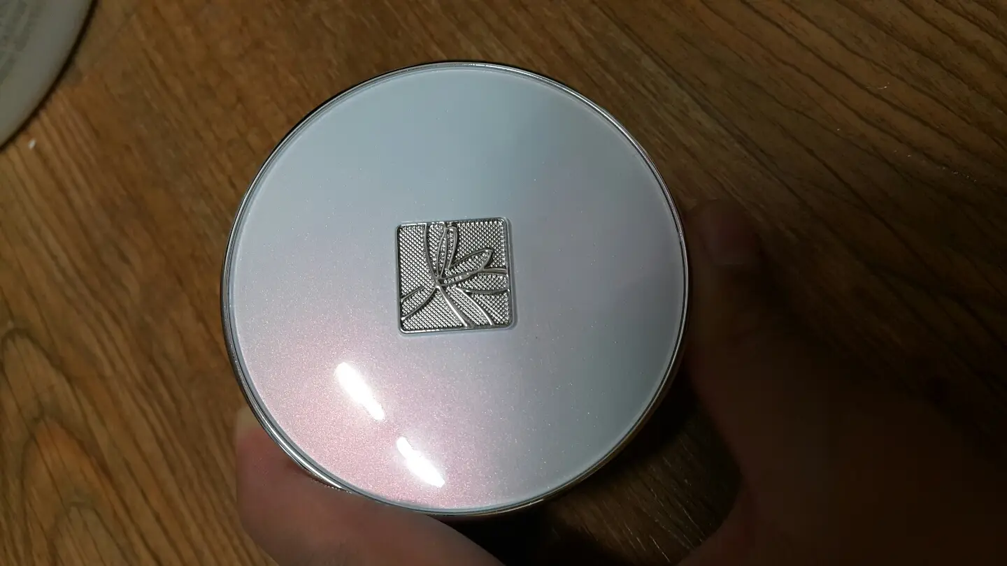 선택된 언니의파우치 리뷰 이미지 - [[시그너처] 에센스 쿠션 SPF50+ PA+++ [23호]]
