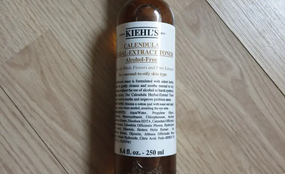 칼렌듈라 꽃잎 토너