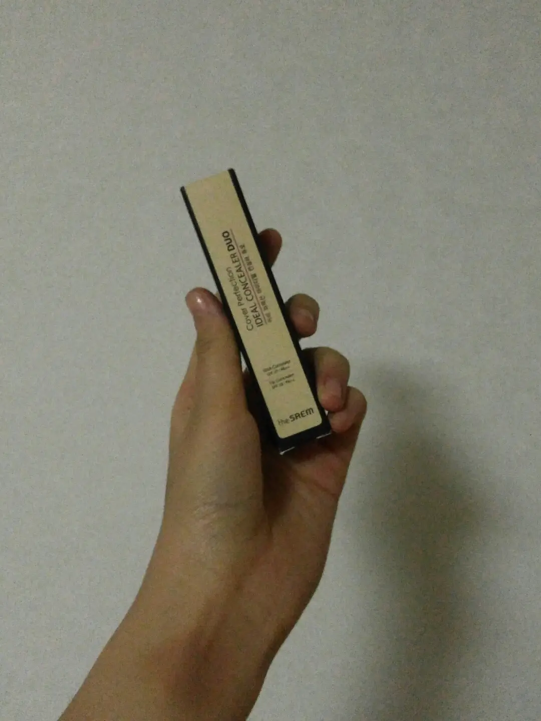 선택된 언니의파우치 리뷰 이미지 - [커버 퍼펙션 아이디얼 컨실러 듀오 01.클리어베이지]