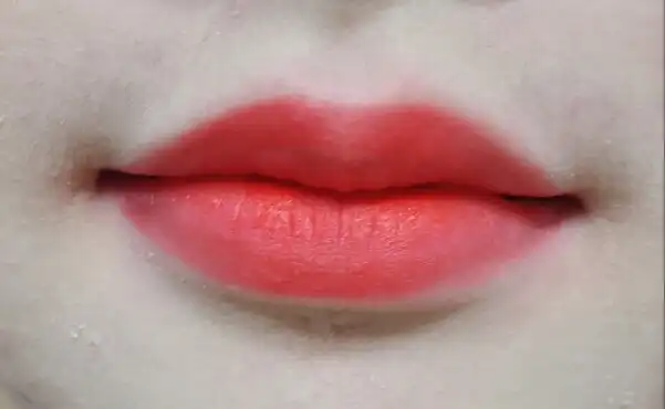 선택된 언니의파우치 리뷰 이미지 - [로지 틴트 립스 (2호 써니 플라워)]