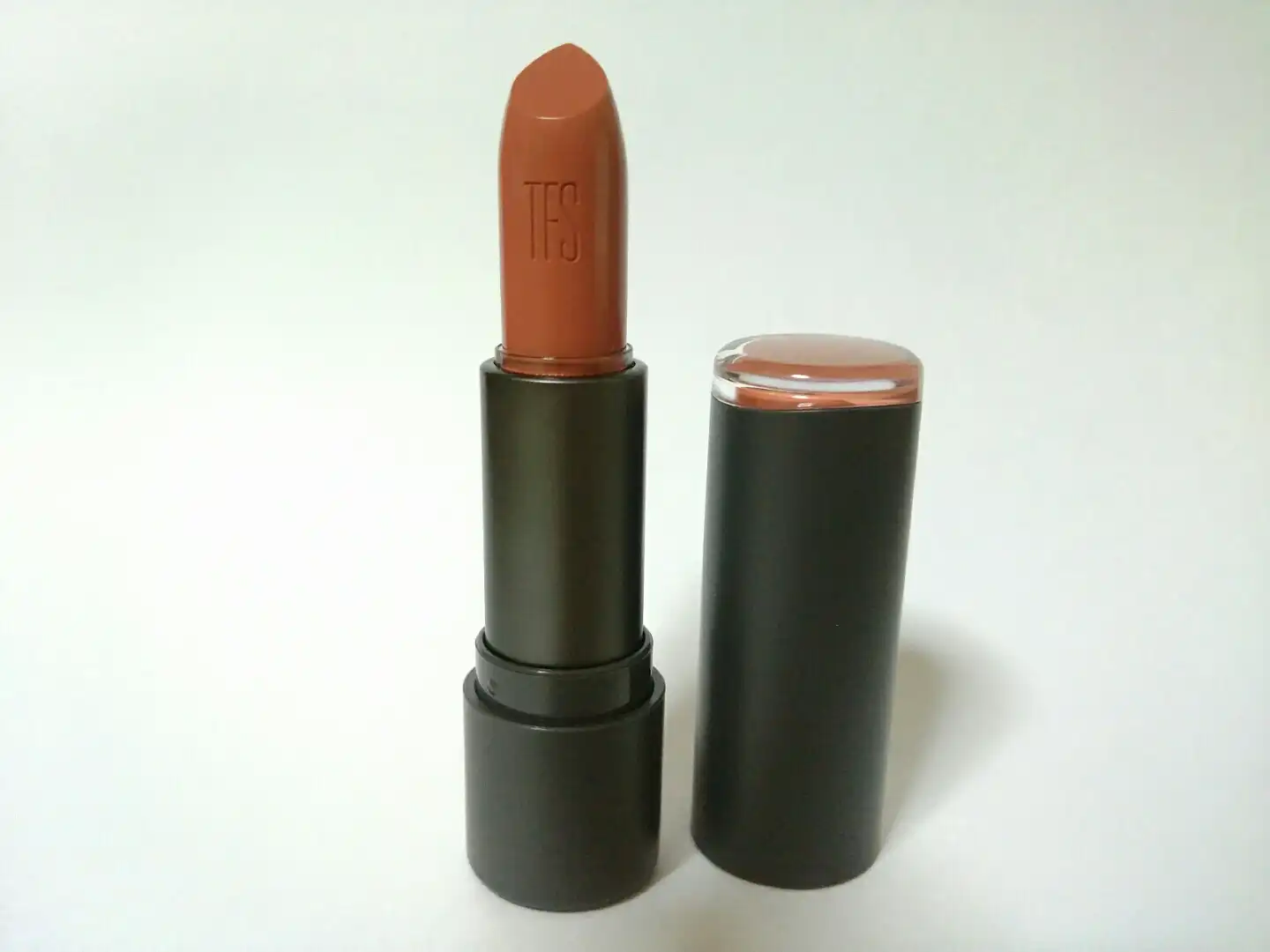 모이스처 터치 립스틱 (BE02 엔젤 인 베이지)