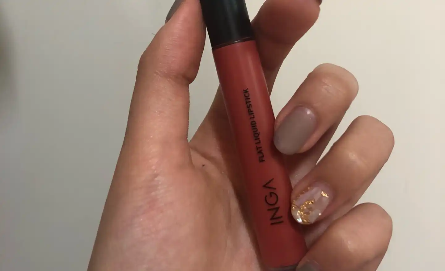 플랫 리퀴드 립스틱 [캐롯 브릭]