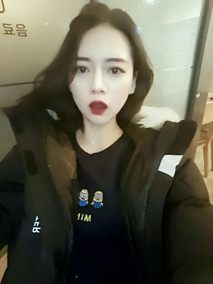 언니의파우치 리뷰 이미지 14 - [매트 립스틱 [칠리]]
