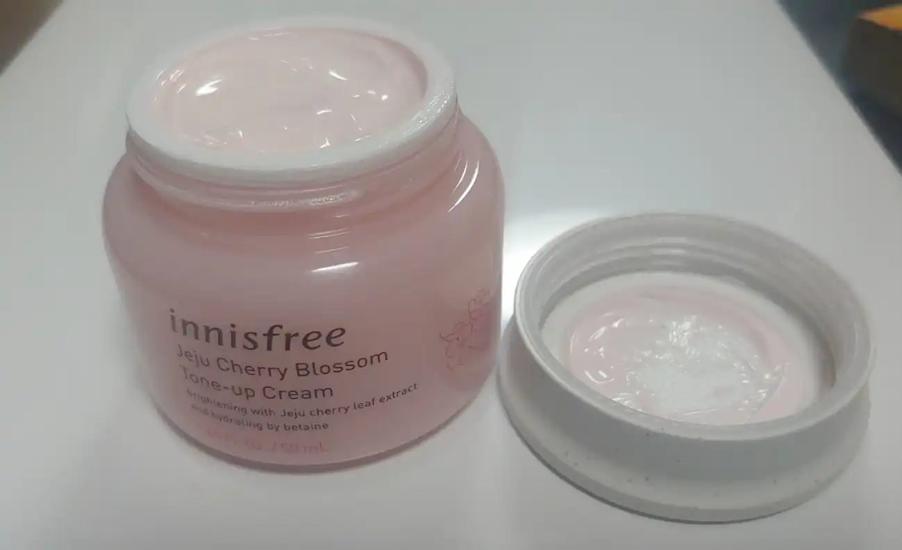 제주 왕벚꽃 톤업 크림