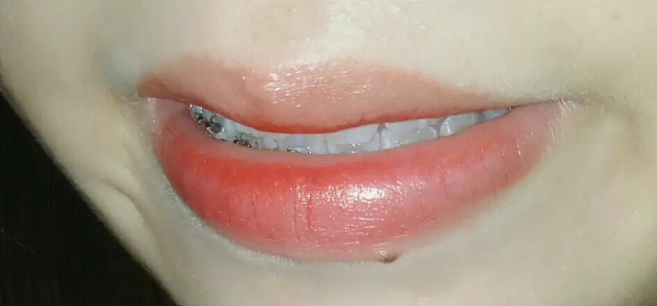 선택된 언니의파우치 리뷰 이미지 - [물방울 틴트 스틱 02 물방울 석류]