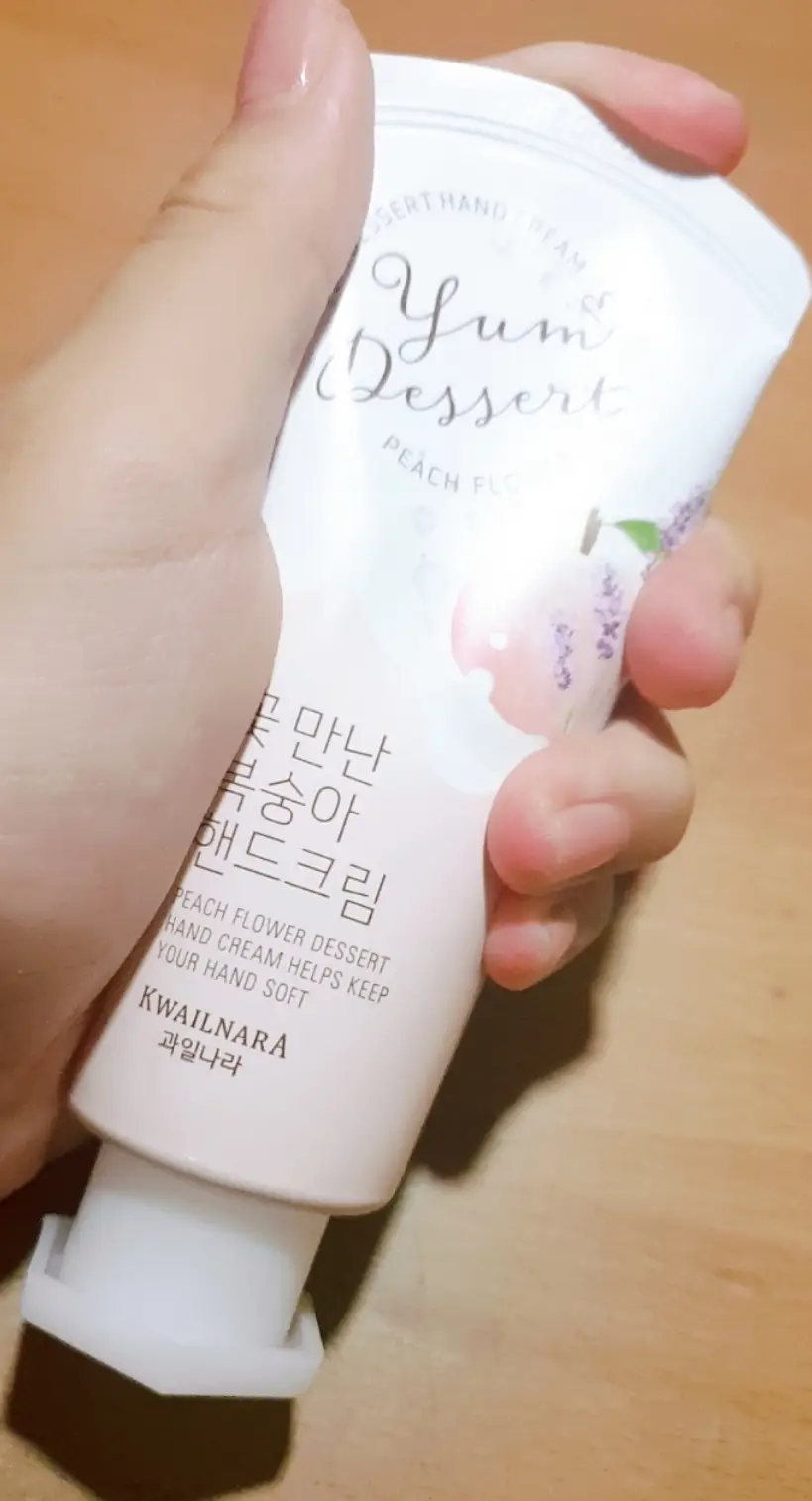 선택된 언니의파우치 리뷰 이미지 - [얌 디저트 핸드크림 [우유에 퐁당 딸기 핸드크림]]